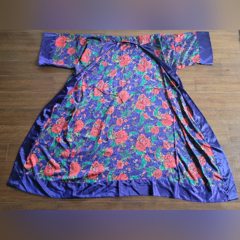Vintage Victoria's Secret Robe - Picture 3 of 8